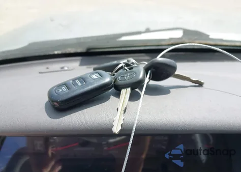 2004 Toyota Sequoia Sr5 V8 from USA, damaged, VIN 5TDBT44A24S215554